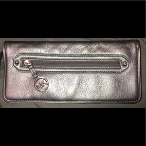 Micheal Kors wristlet